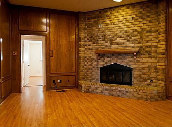 3rd image of 3306 Hayman Dr