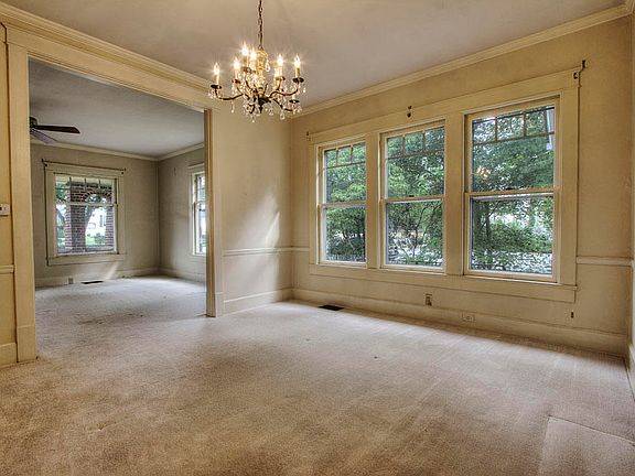 4th image of 1114 W Broadway Ave