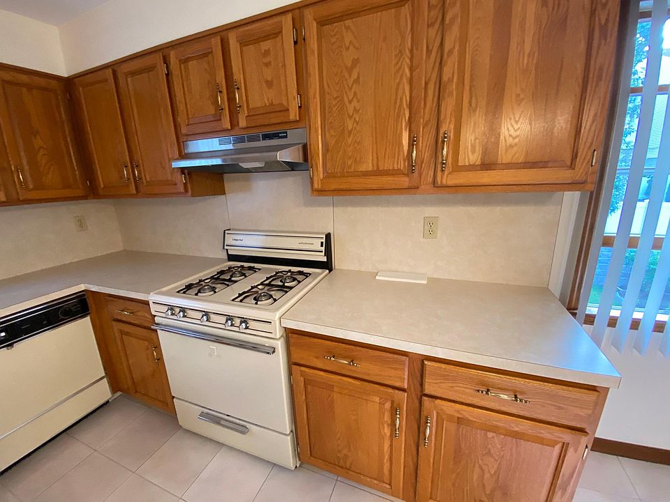 1st image of 120 Columbus Ave Floor 2