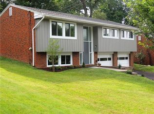 380 Winfred Manor Dr, Bethel Park, PA 15102