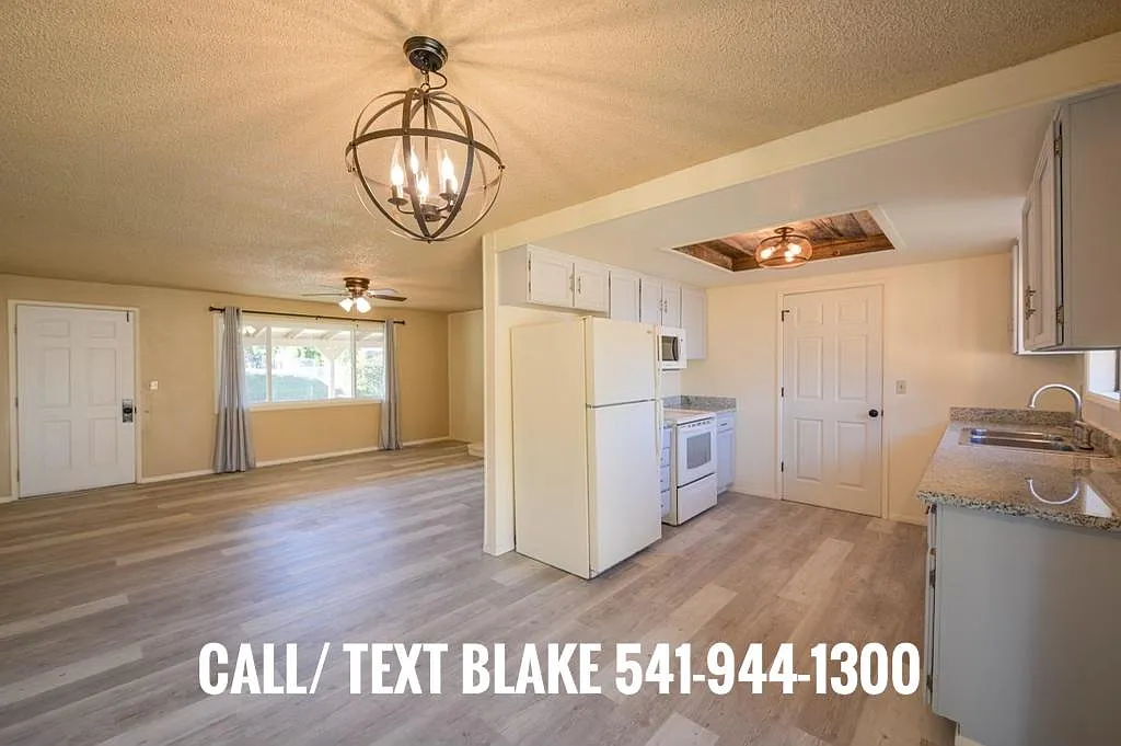 3 bed, $2,150 — Photo 2