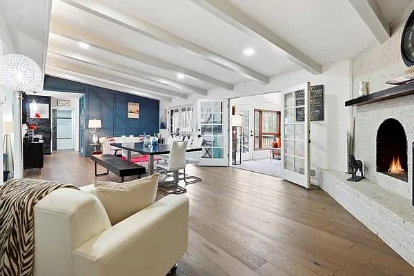 5 bed, 4.5 bath, 5003 sqft, $7,650 — Photo 3