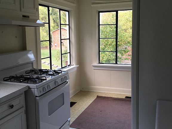 2nd image of 1061 Mathews Ave