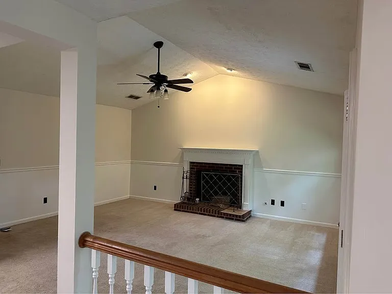920 Lauren Kay Ct — Photo 7