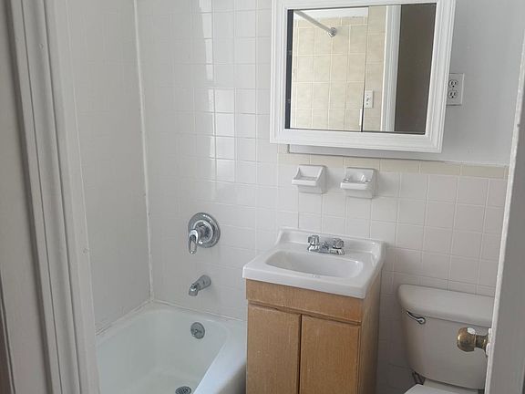 3rd image of 3609 Broadway APT 3M