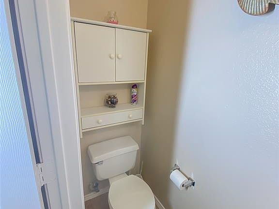 5th image of 8321 Clearbrook Dr