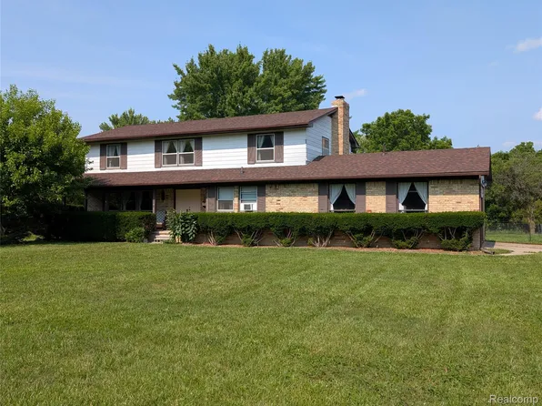 1391 Dye Krest Cir, Flint, MI 48532