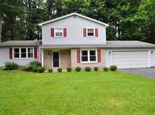 682 Regina Dr, Webster, NY 14580