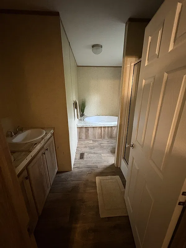3 bed, 2.0 bath, 1350 sqft, $2,800 — Photo 4