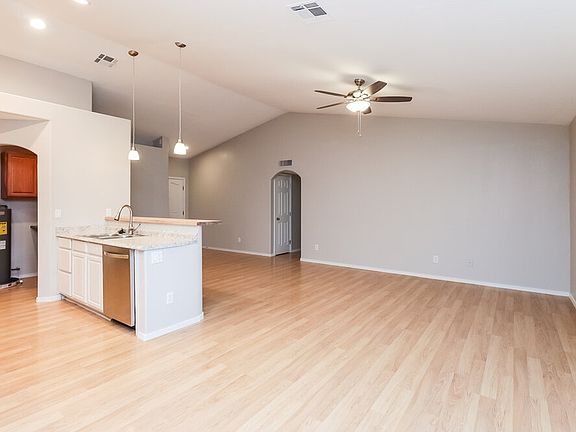 4th image of 1136 N Cottonwood Ct