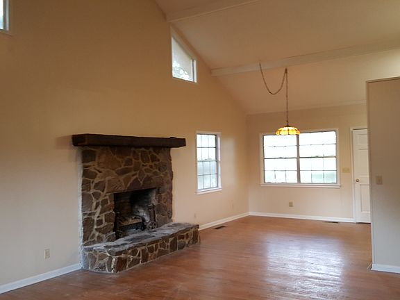 4th image of 93 Faison Dr