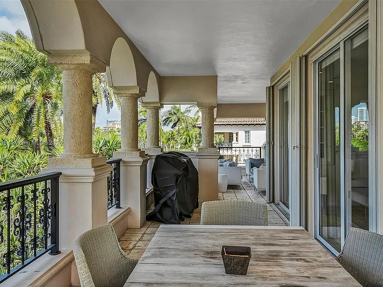 19237 Fisher Island Dr #19237 — Photo 29