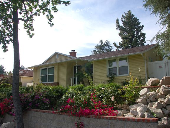2nd image of 2331 Caracas St
