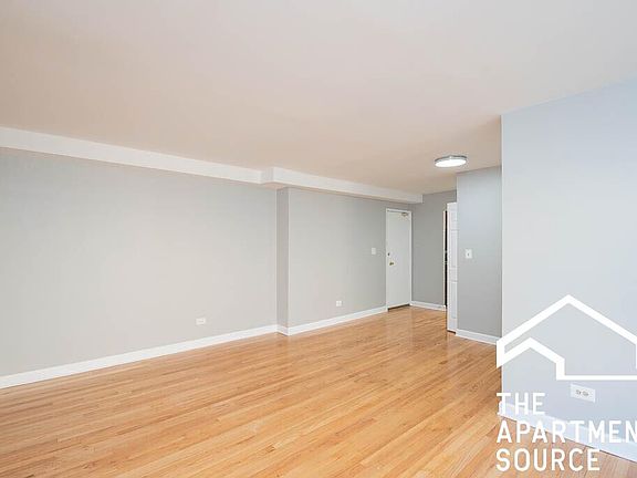 2nd image of 6830 N Sheridan Rd APT 350