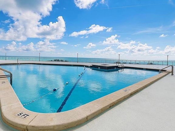 4th image of 7139 Collins Ave