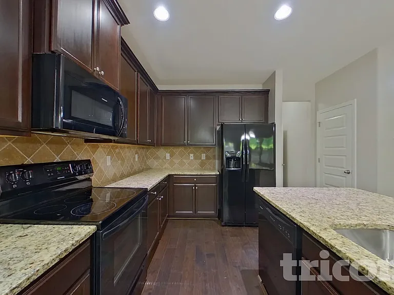 377 Lossie Ln — Photo 6