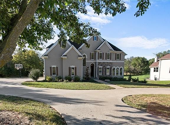 2nd image of 4906 N Lakewood Dr
