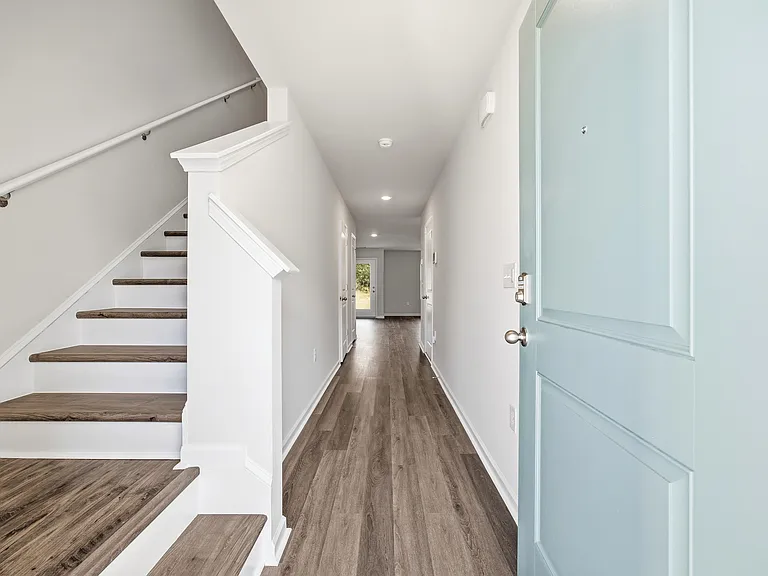 604 Golden Resin Rd — Photo 2