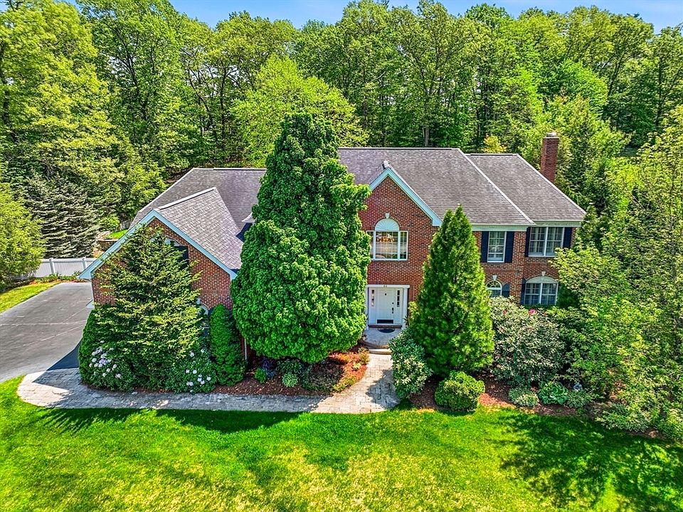 1st image of 60 Greenwood Rd