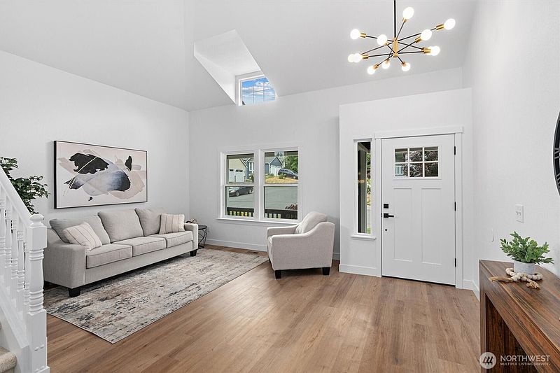 4th image of 18515 147th Court SE