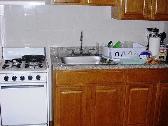 5th image of 317 E 83rd St #Tfl