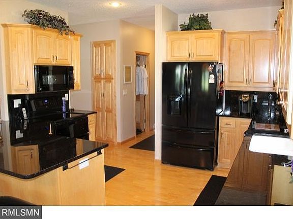 4th image of 420 43rd Ave S