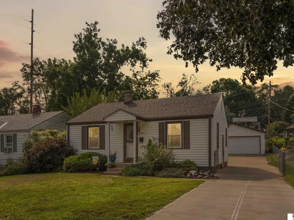 6252 S 41st Ave, Omaha, NE 68107