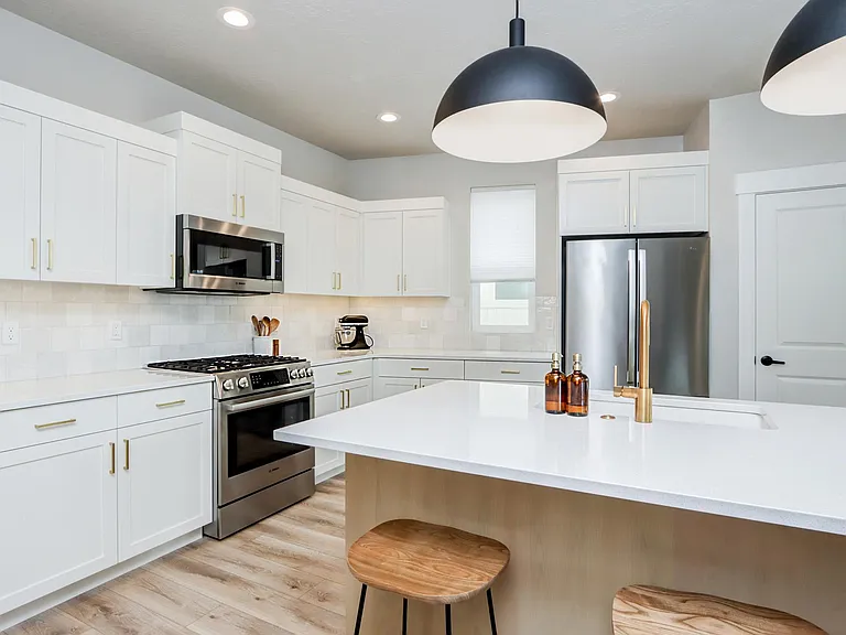 2032 E Presidential Dr — Photo 14