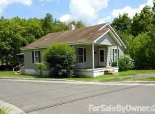 201 Lewis St, Oxford, NC 27565