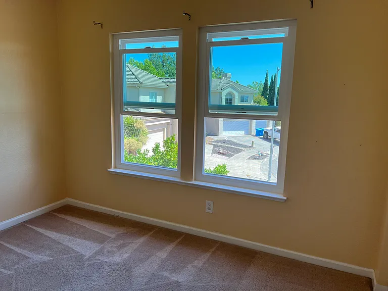 1109 Sikes Ct — Photo 16