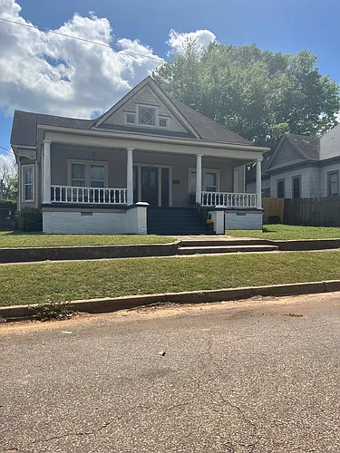 1008 E Austin St Photo 1