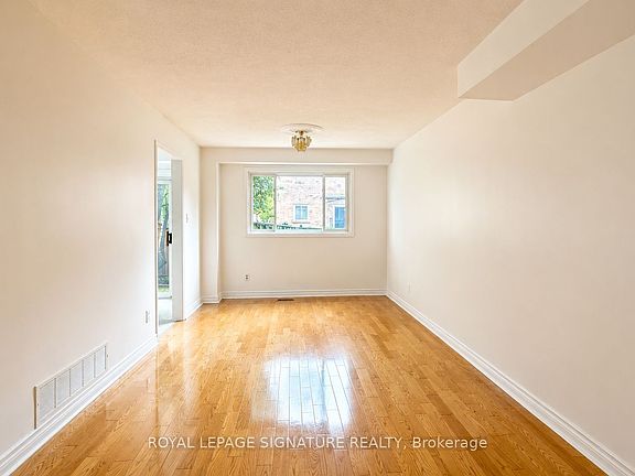 5th image of 77 Brimstone Cres