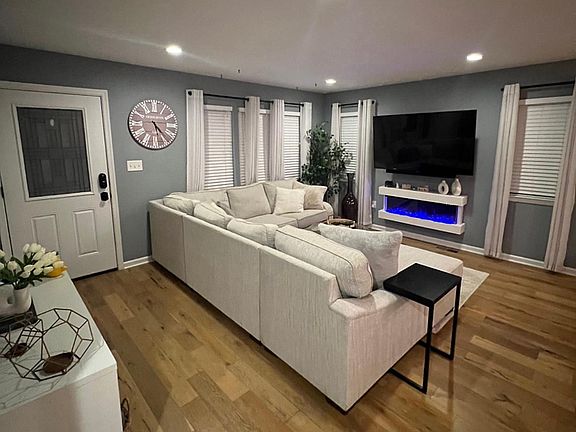 2nd image of 1015 Highland Ave