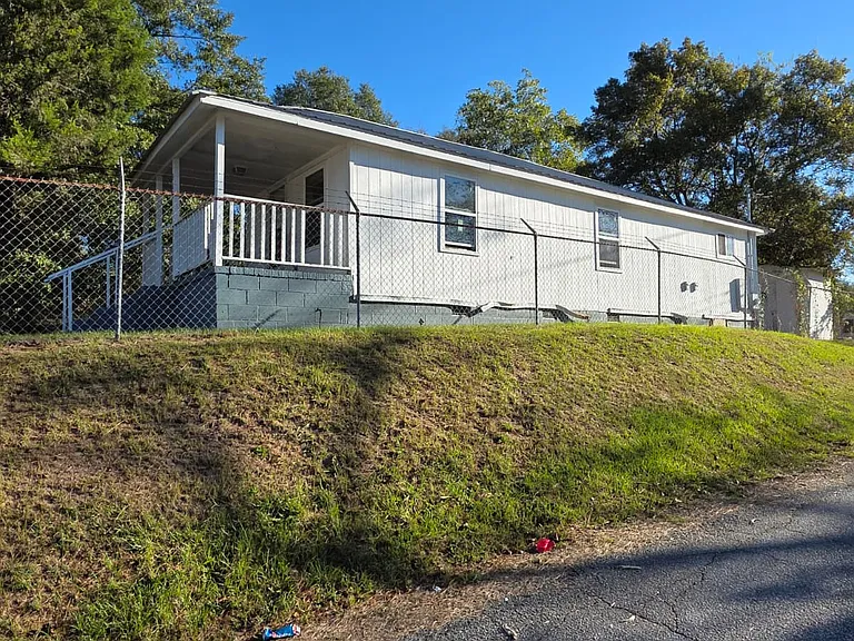 315 S Seale Rd — Photo 3