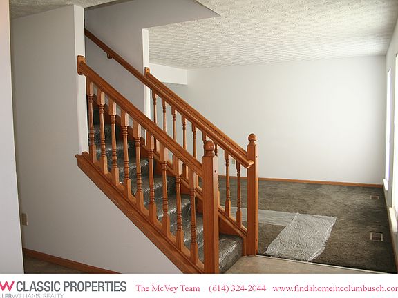 3rd image of 456 Crestmoore Dr