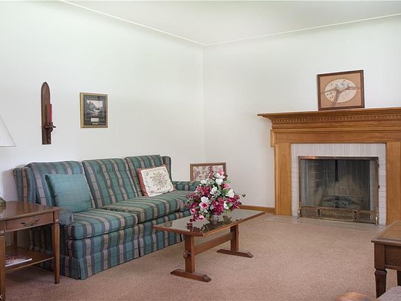 5th image of 712 Crestview Dr