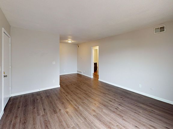 4th image of 6516-6500 N University St #617