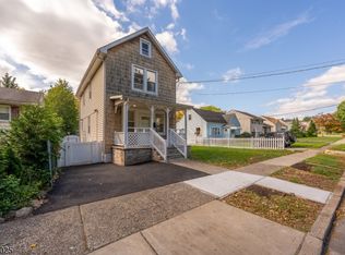 704 W Lake Ave, Rahway, NJ 07065