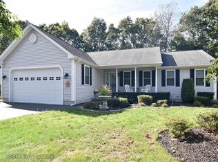 31 Tex Ct, Warwick, RI 02886