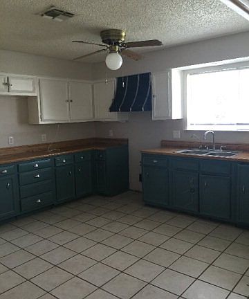 4th image of 324 E 50th St