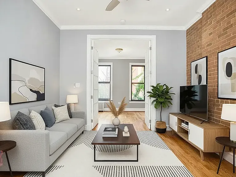 722 10th Ave #4R — Photo 1