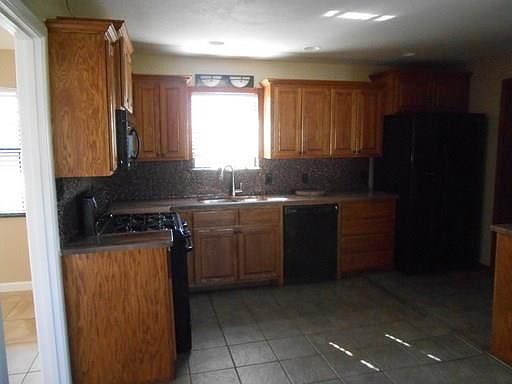 4th image of 2125 Barrow St