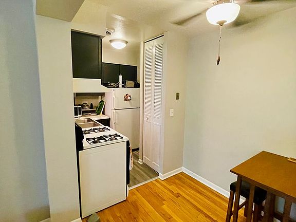 4th image of 3162 N Cambridge Ave #3160-202