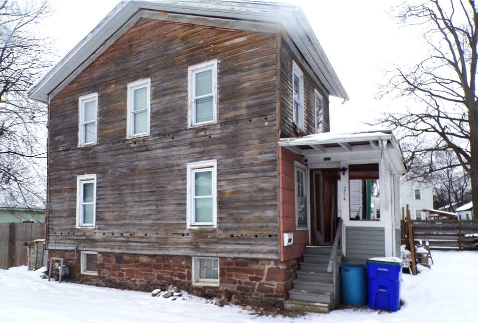 2nd image of 254 E Bank St