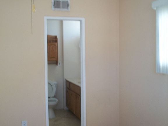 5th image of 325 Lagoon Ave