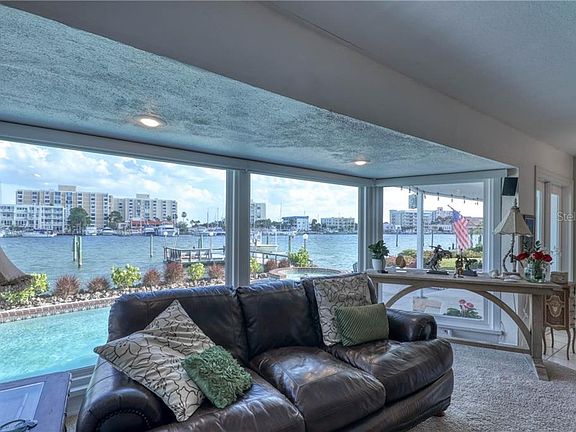 5th image of 265 Bayside Dr
