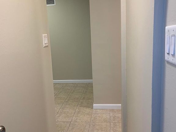 3rd image of 142 Amsterdam Ave