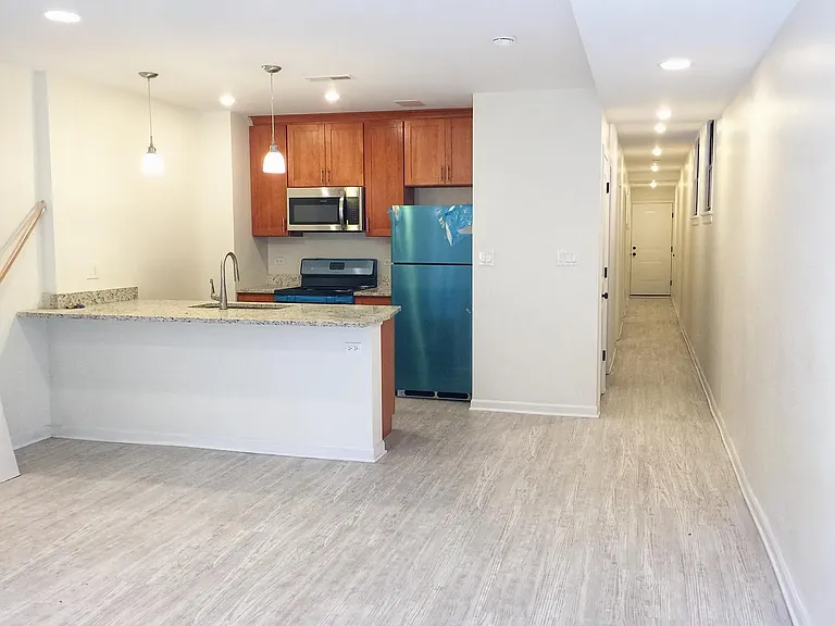 2154 N Cleveland Ave #G — Photo 17