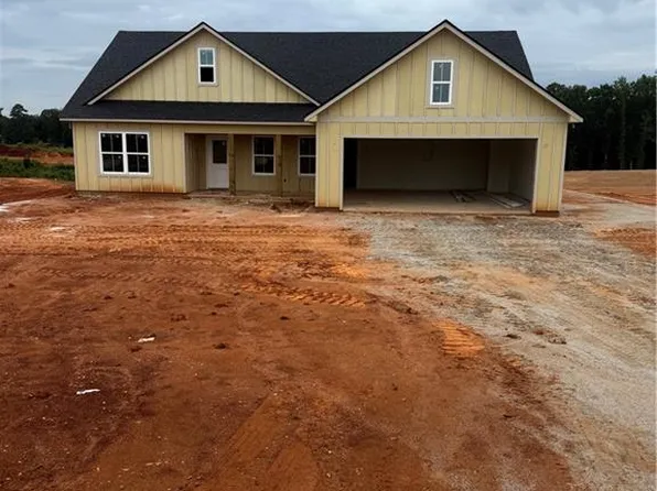 1097 30th St, Valley, AL 36854