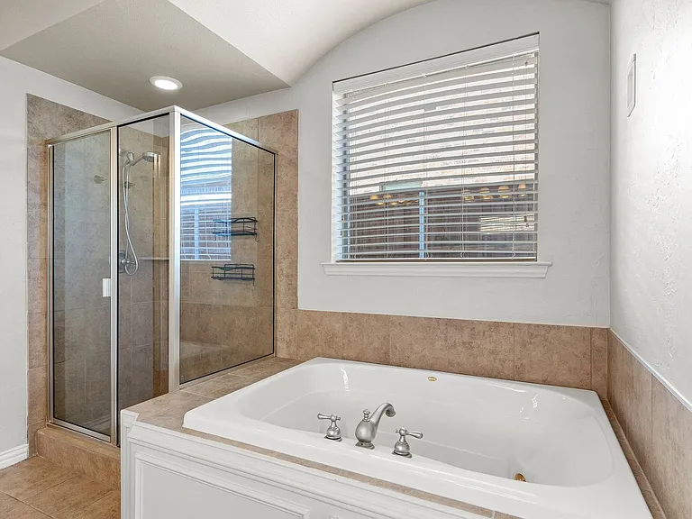 4542 Carraway Dr — Photo 23